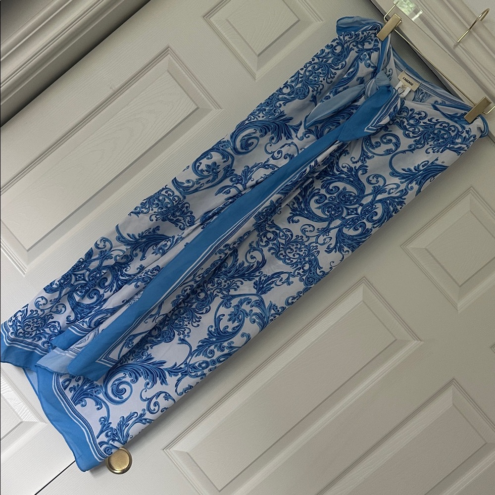 L'AGENCE Maribel Cover-Up Pareo in Blue and white baroque - Picture 3 of 5